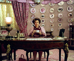 Dorothea Omber (Dolores Umbridge)